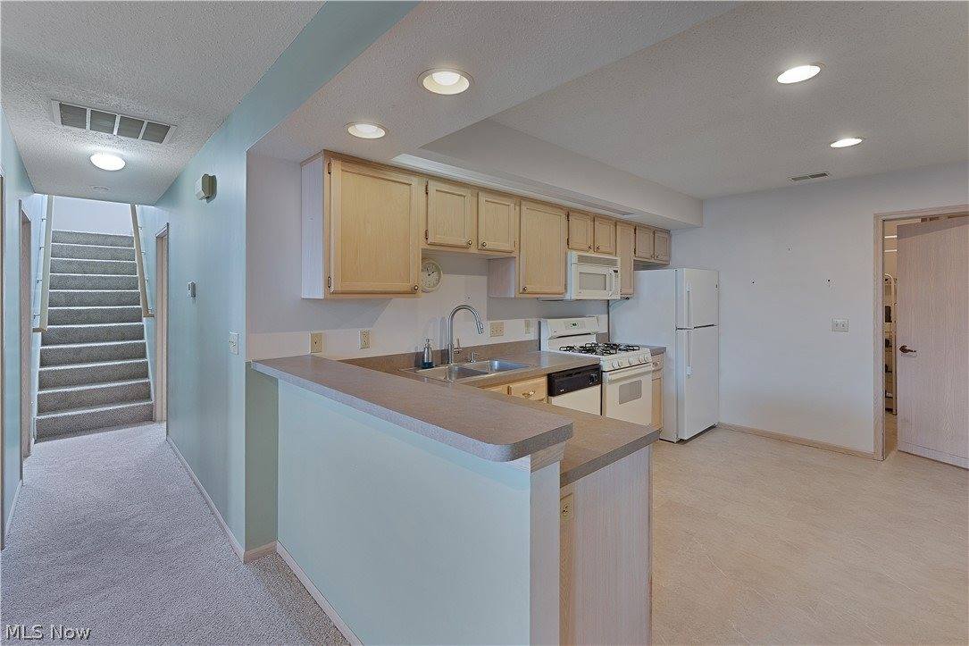 695 East Western Reserve Road, Poland, OH 44514