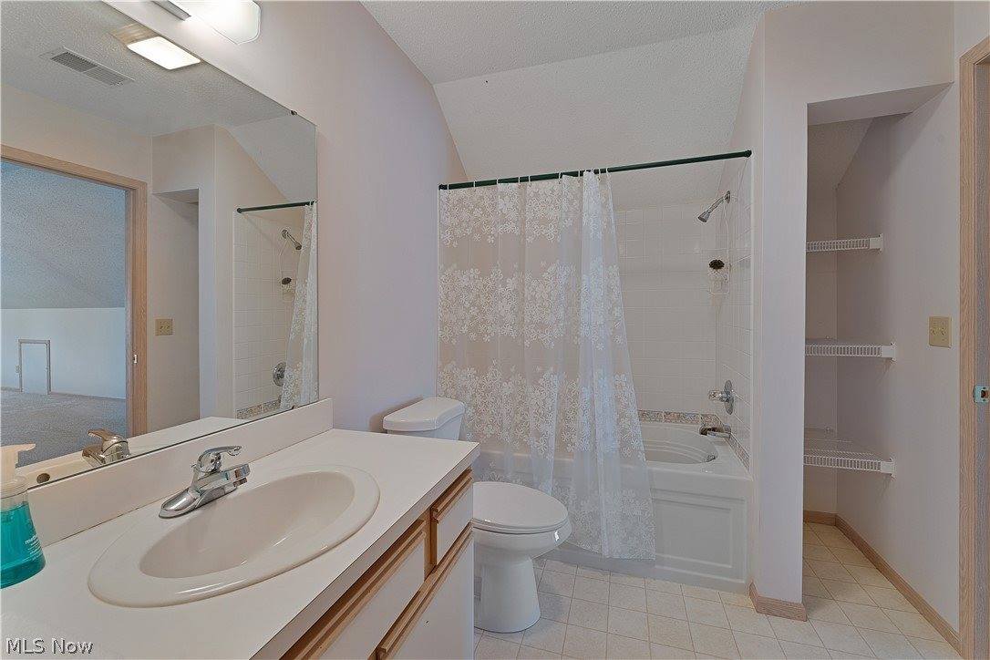 695 East Western Reserve Road, Poland, OH 44514