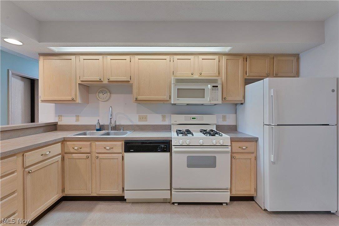 695 East Western Reserve Road, Poland, OH 44514