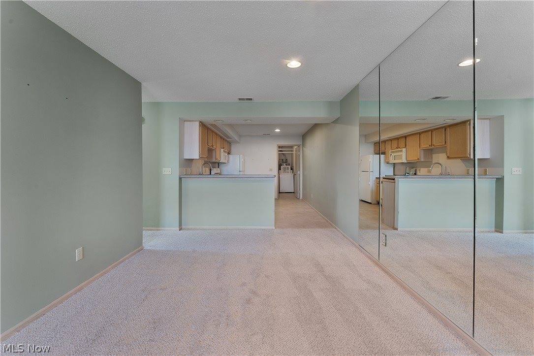 695 East Western Reserve Road, Poland, OH 44514