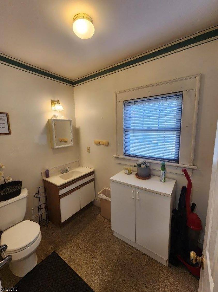 340 Franklin St, Bloomfield Township, NJ 07003