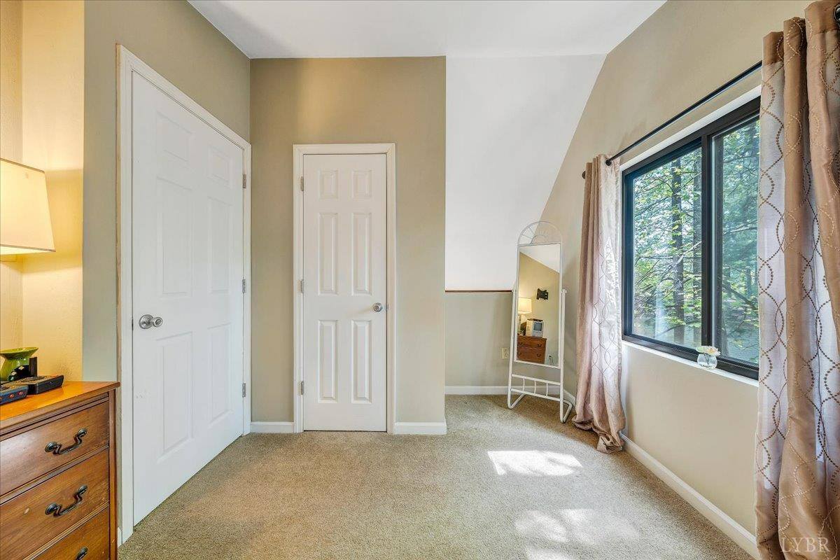 8664 Martins Creek Road, Roanoke, VA 24018