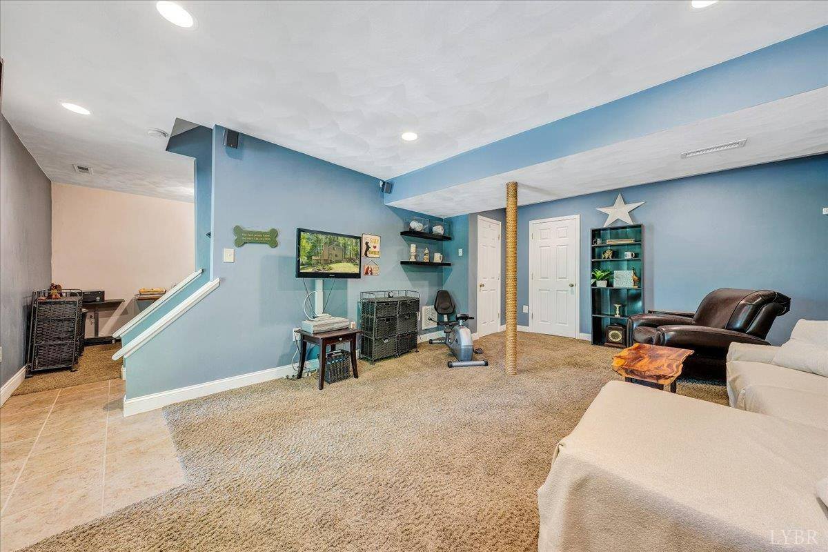 8664 Martins Creek Road, Roanoke, VA 24018