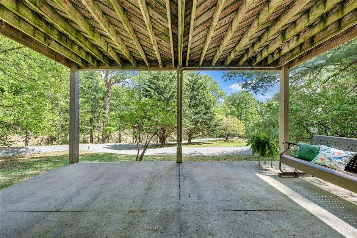 8664 Martins Creek Road, Roanoke, VA 24018