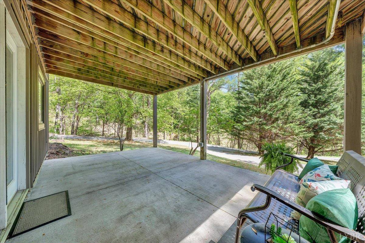 8664 Martins Creek Road, Roanoke, VA 24018
