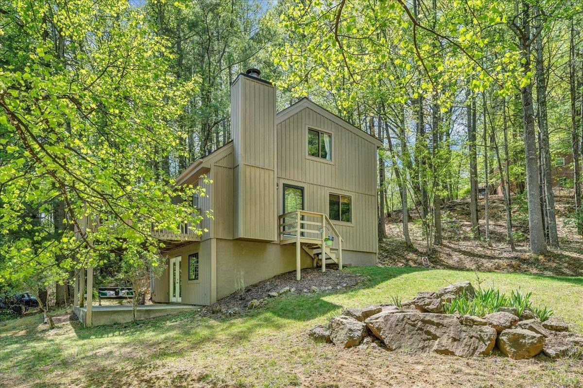 8664 Martins Creek Road, Roanoke, VA 24018