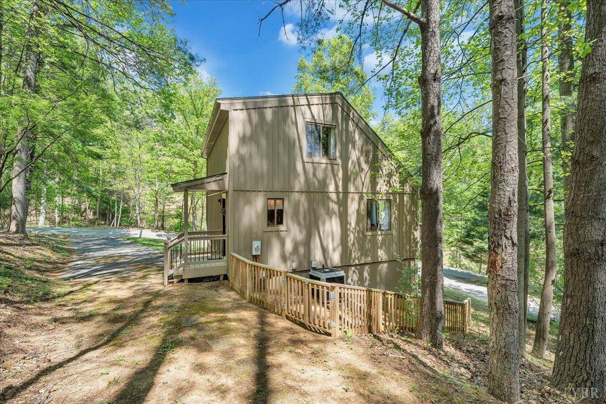 8664 Martins Creek Road, Roanoke, VA 24018