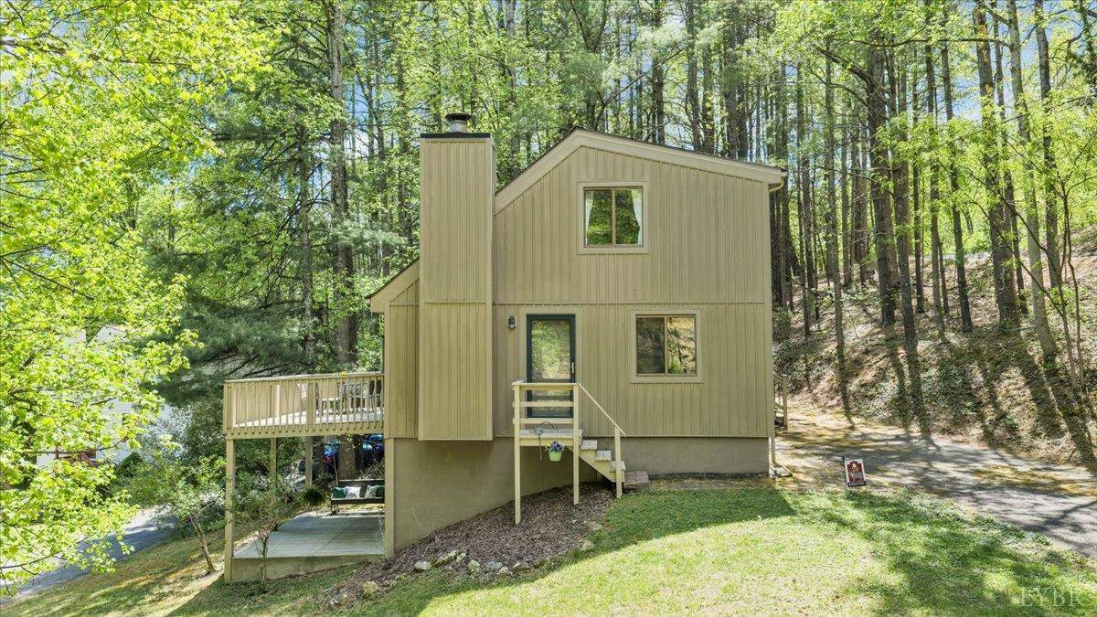 8664 Martins Creek Road, Roanoke, VA 24018