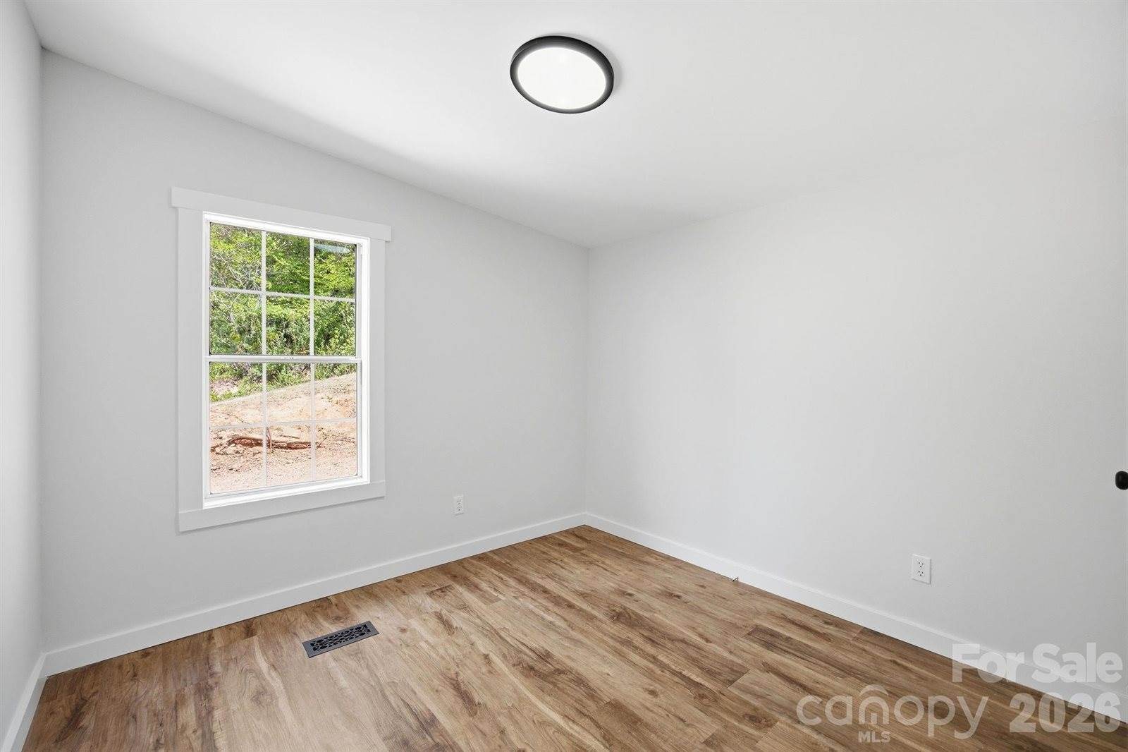 39 Upper Moffitt Road, Asheville, NC 28805