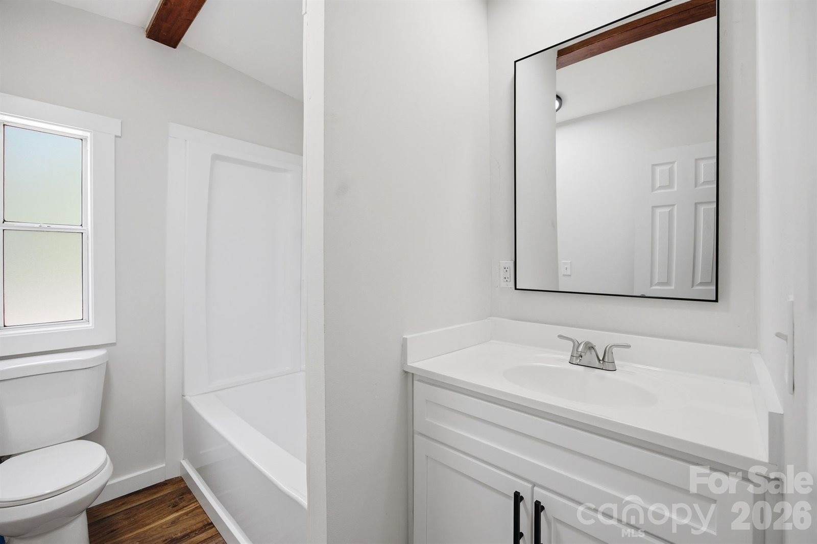 39 Upper Moffitt Road, Asheville, NC 28805