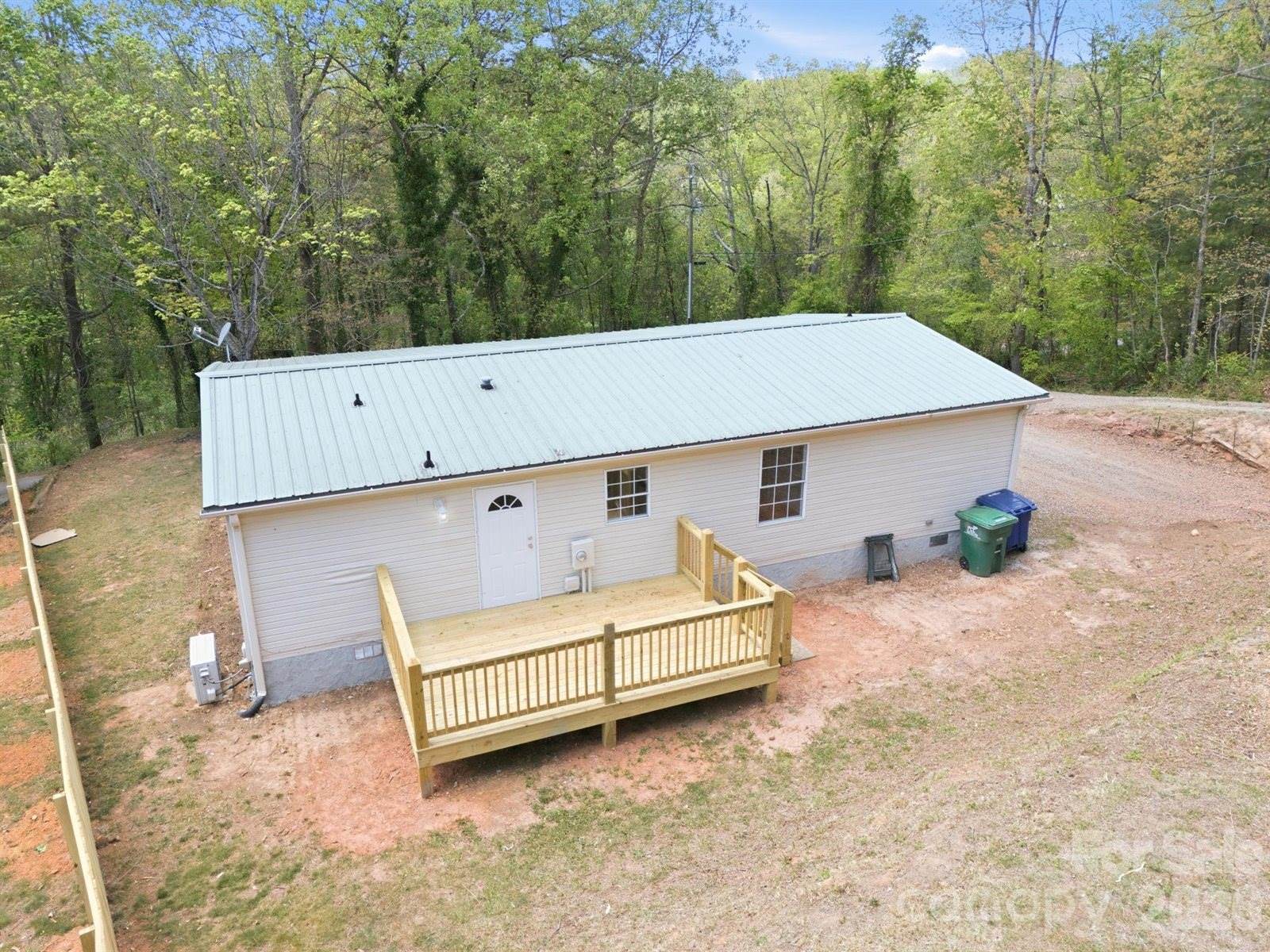 39 Upper Moffitt Road, Asheville, NC 28805