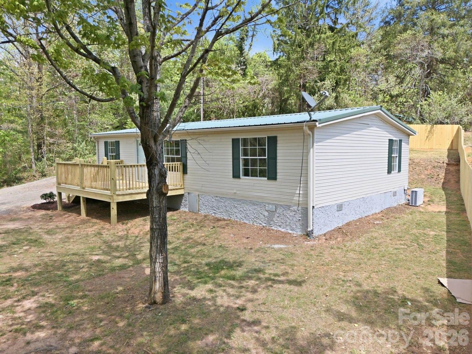 39 Upper Moffitt Road, Asheville, NC 28805