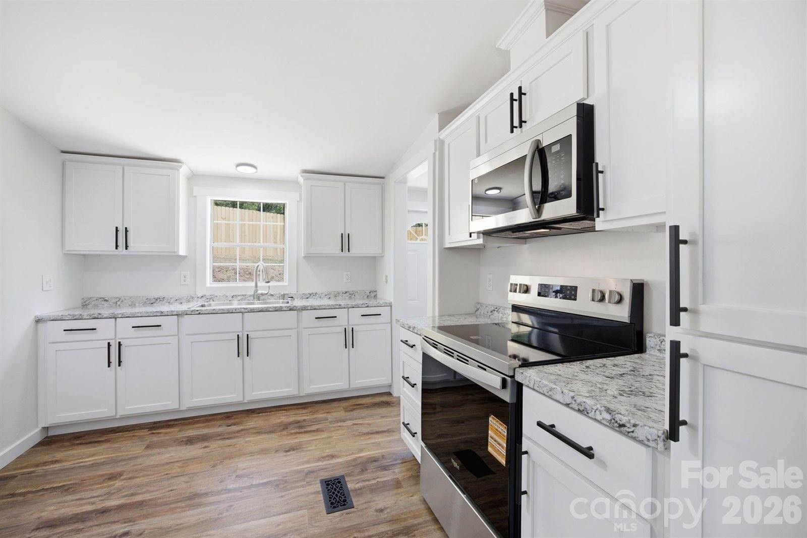 39 Upper Moffitt Road, Asheville, NC 28805