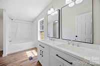 39 Upper Moffitt Road, Asheville, NC 28805