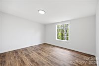 39 Upper Moffitt Road, Asheville, NC 28805