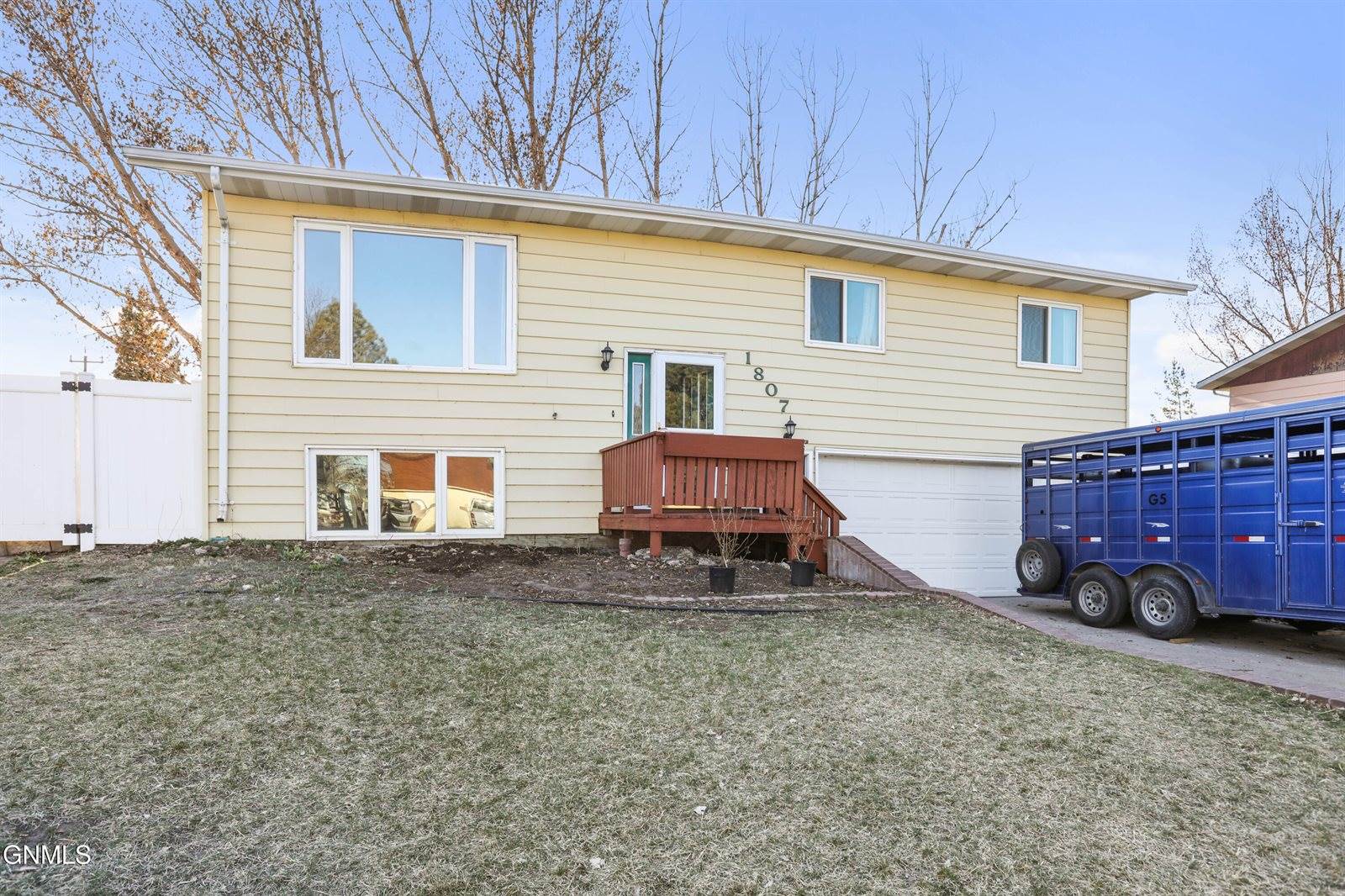 1807 8th Avenue East, Williston, ND 58801