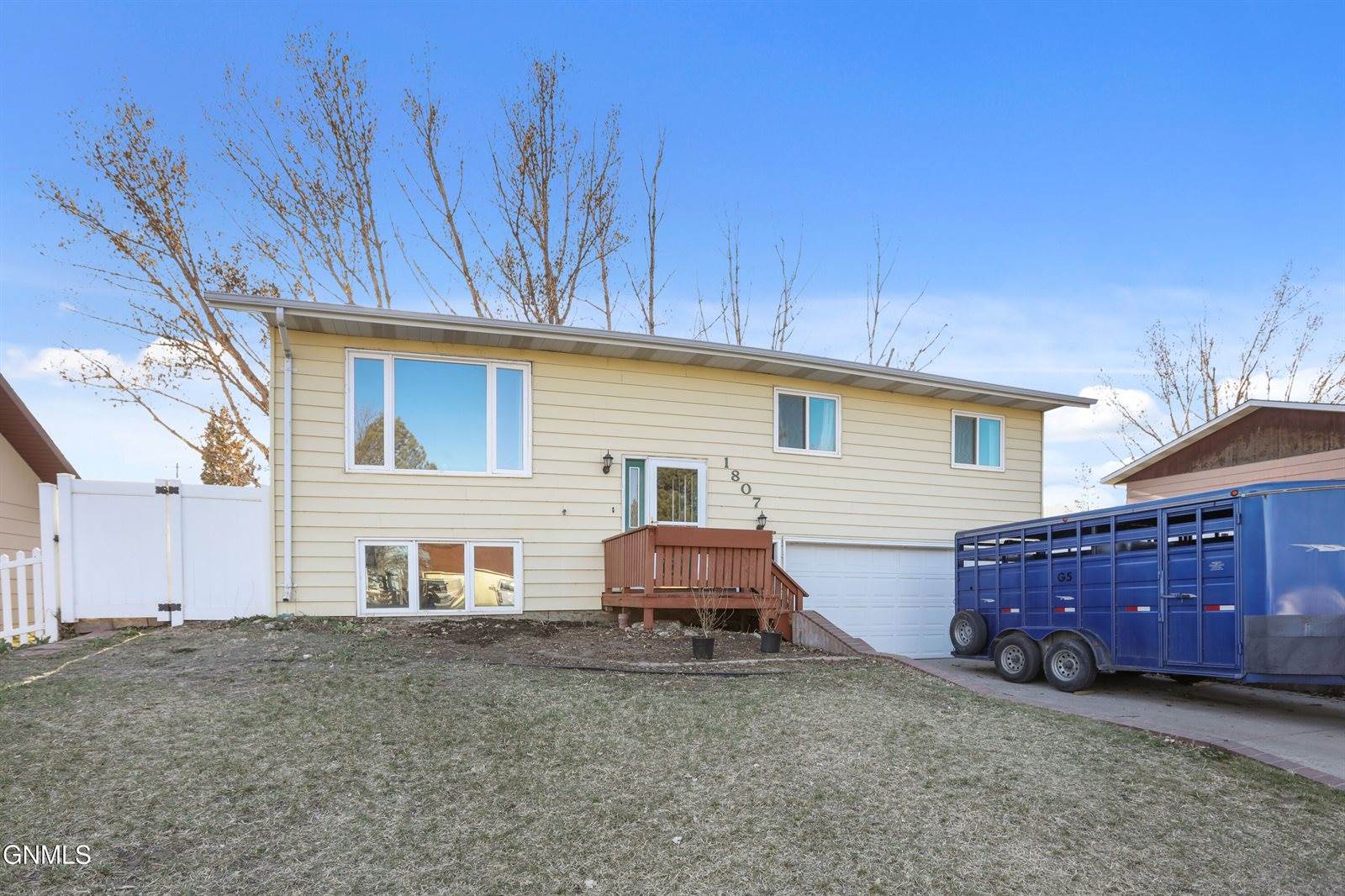 1807 8th Avenue East, Williston, ND 58801