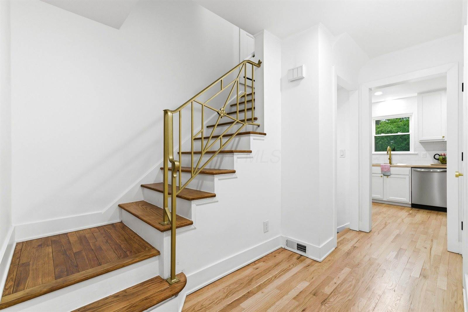 142 South Gould Road, Columbus, OH 43209