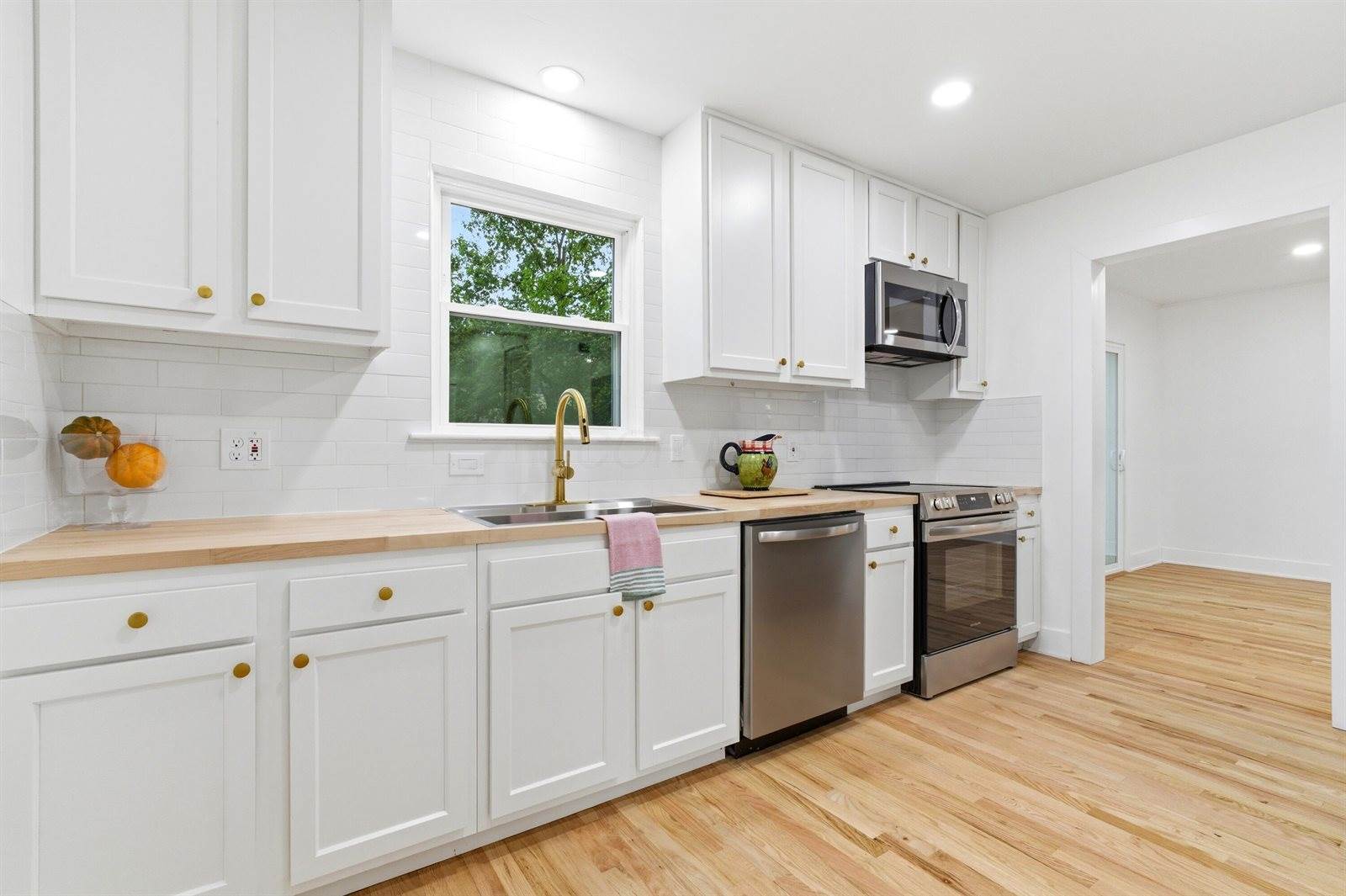 142 South Gould Road, Columbus, OH 43209