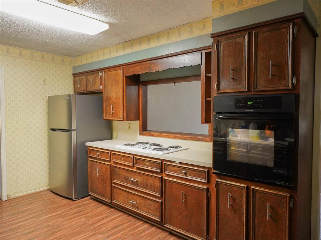 108 West Ward Drive, Robinson, TX 76706