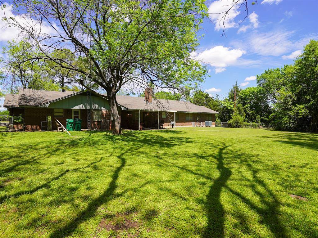 108 West Ward Drive, Robinson, TX 76706