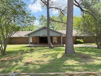 108 West Ward Drive, Robinson, TX 76706