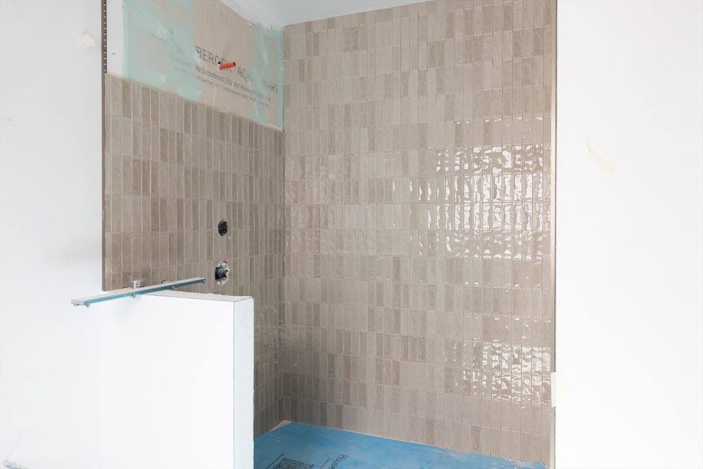 23 College Hill Rd, #1, Somerville, MA 02144