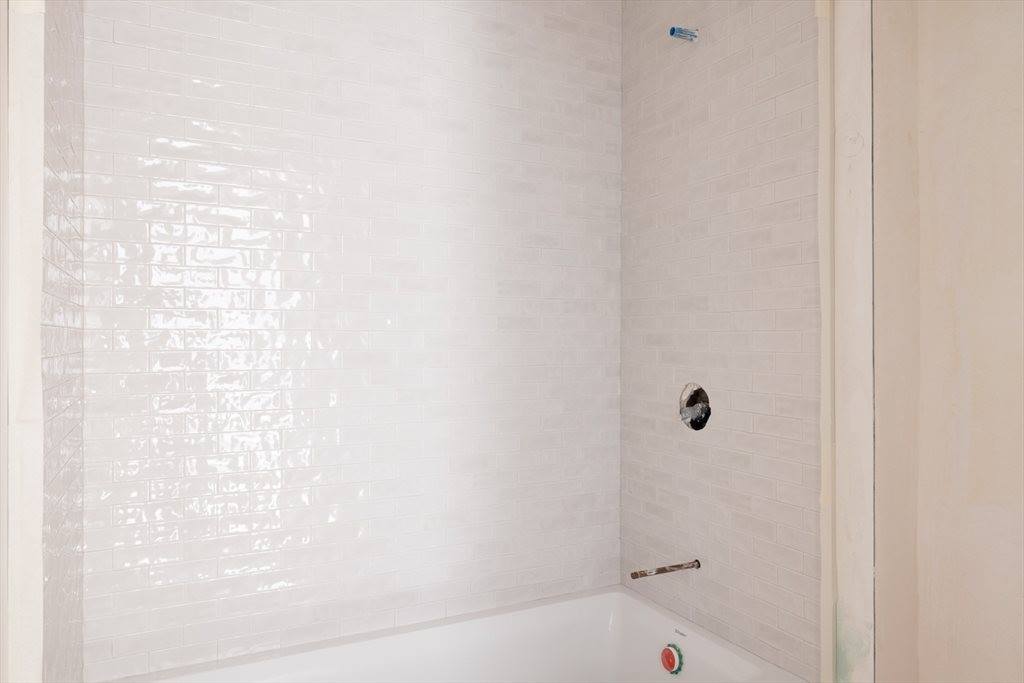 23 College Hill Rd, #1, Somerville, MA 02144