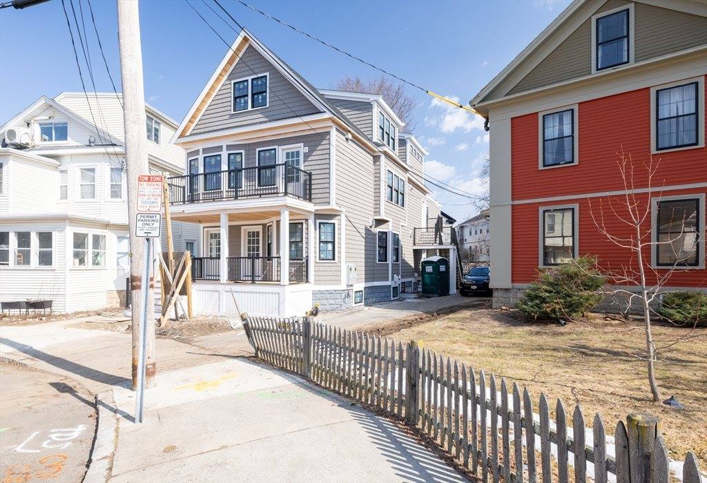 23 College Hill Rd, #1, Somerville, MA 02144