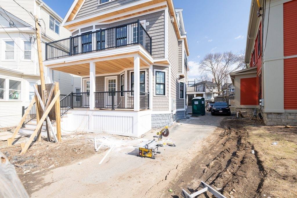 23 College Hill Rd, #1, Somerville, MA 02144