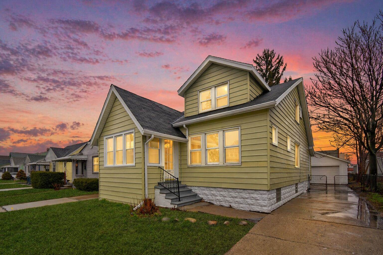 345 East Goulson Avenue, Hazel Park, MI 48030