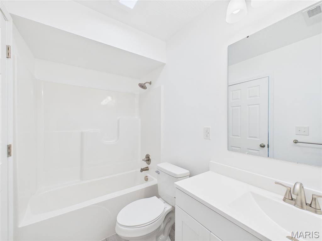 16201 Haidyn Road, #A & B, Saint Robert, MO 65584