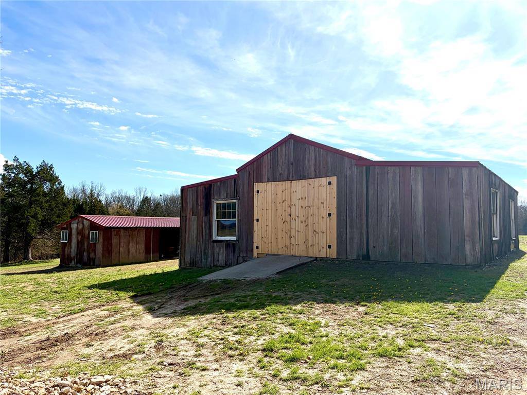 3986 Highway E, New Haven, MO 63068