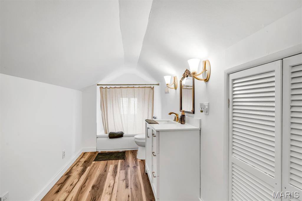 3986 Highway E, New Haven, MO 63068