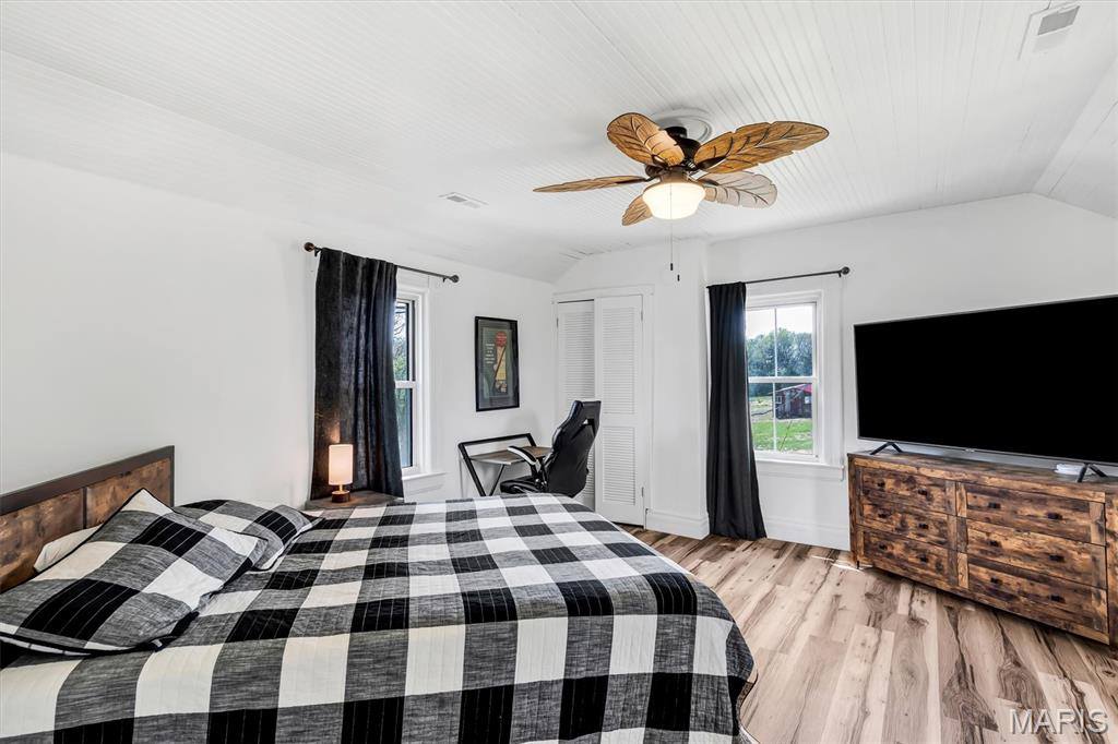 3986 Highway E, New Haven, MO 63068