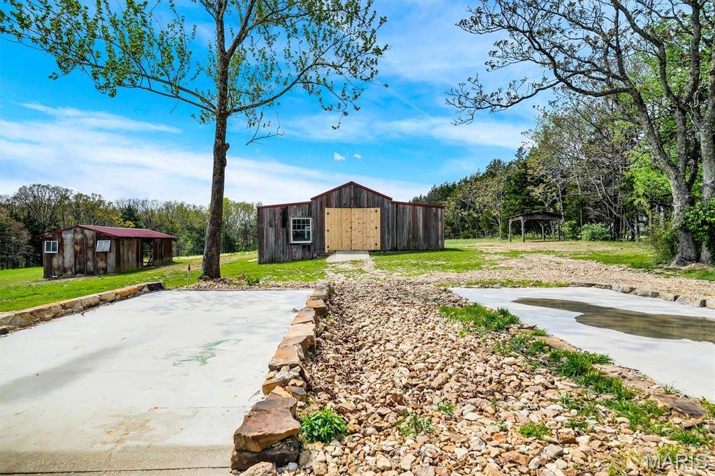 3986 Highway E, New Haven, MO 63068