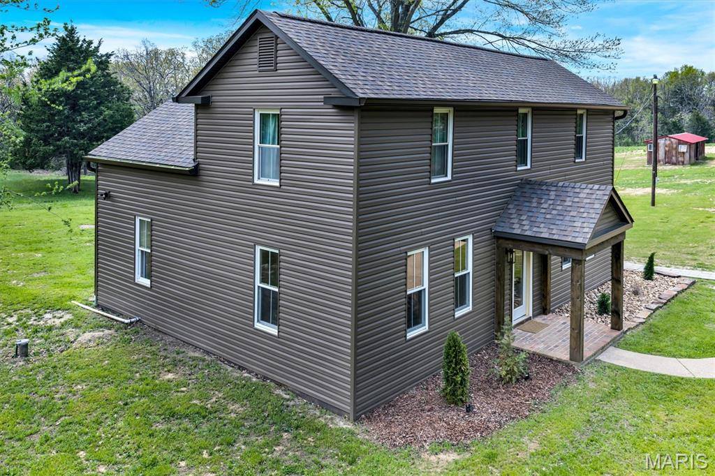 3986 Highway E, New Haven, MO 63068