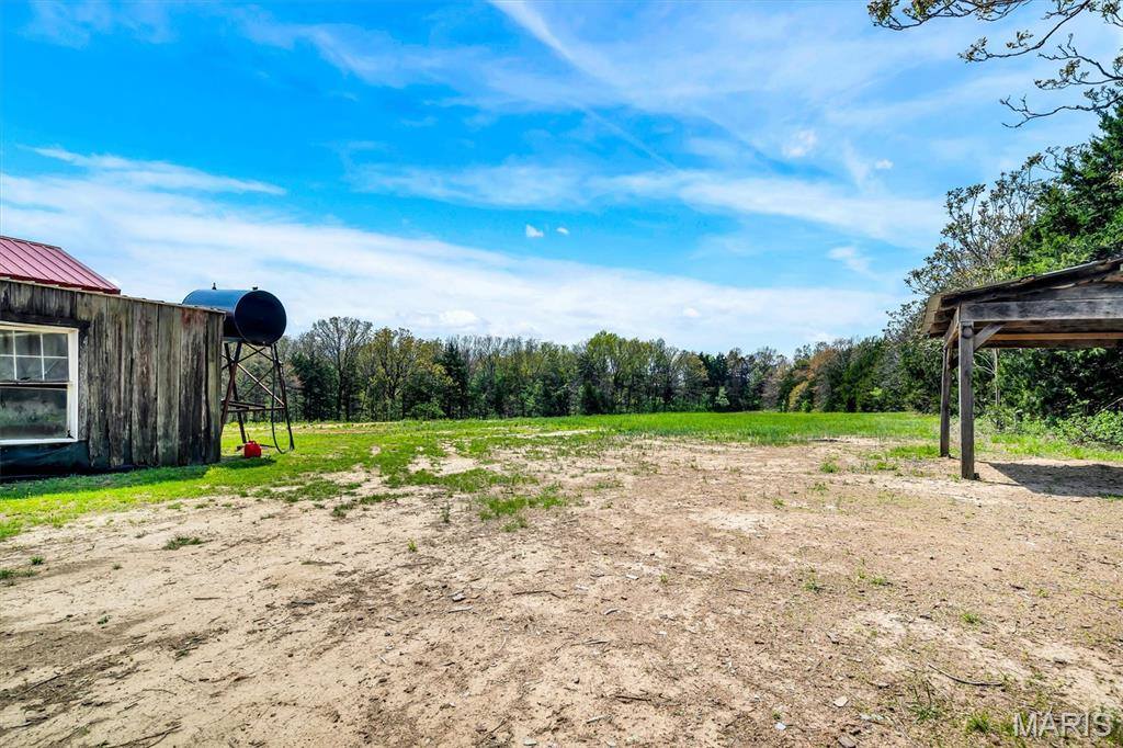 3986 Highway E, New Haven, MO 63068