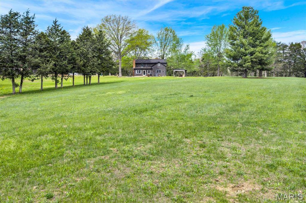 3986 Highway E, New Haven, MO 63068