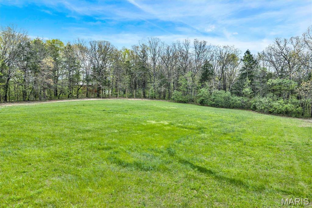 3986 Highway E, New Haven, MO 63068