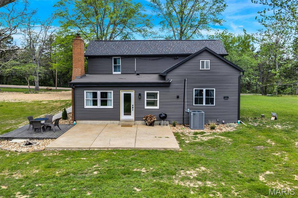 3986 Highway E, New Haven, MO 63068