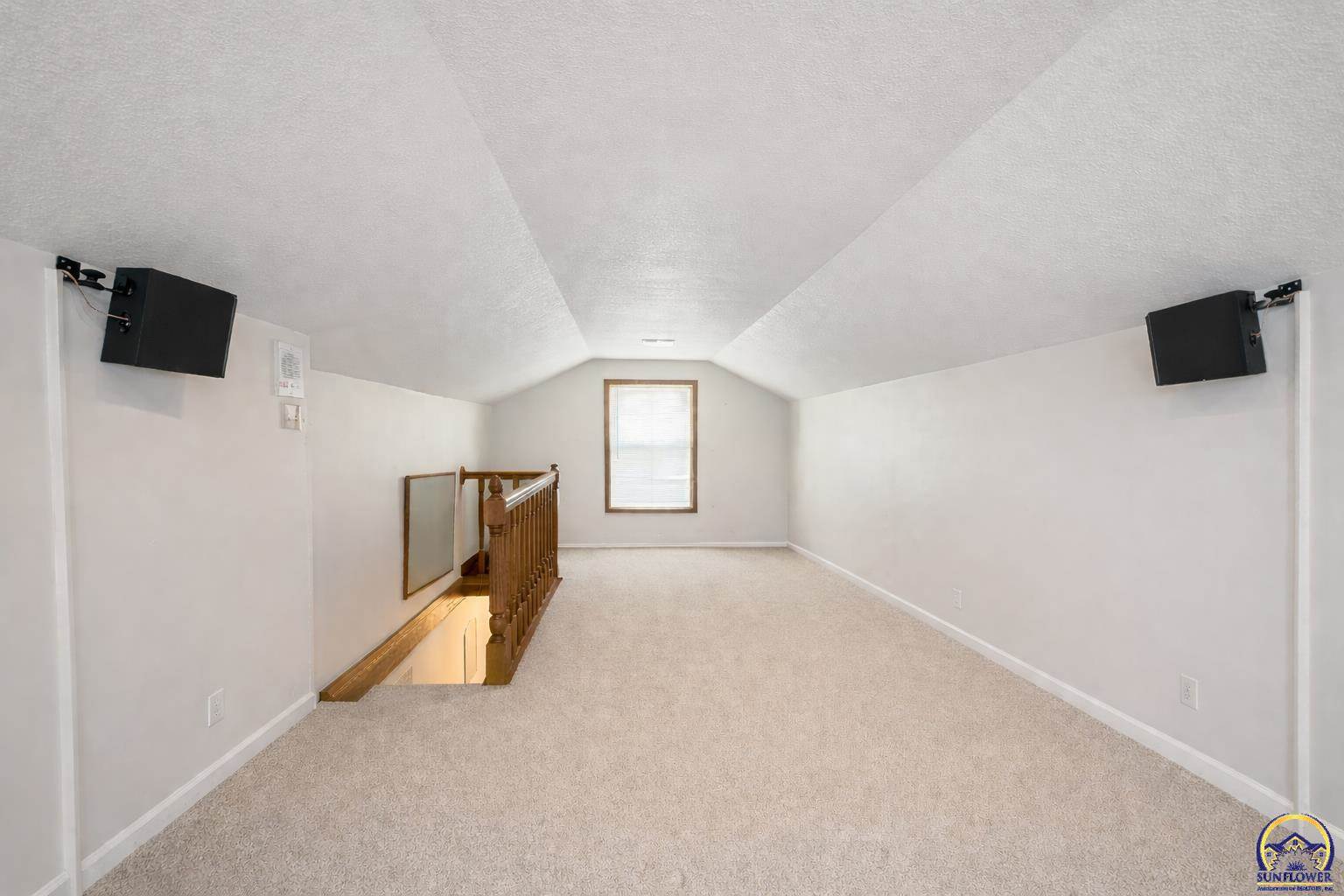 10020 SW Kingston RD, Wakarusa, KS 66546