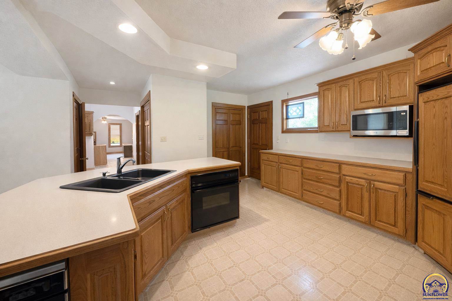 10020 SW Kingston RD, Wakarusa, KS 66546