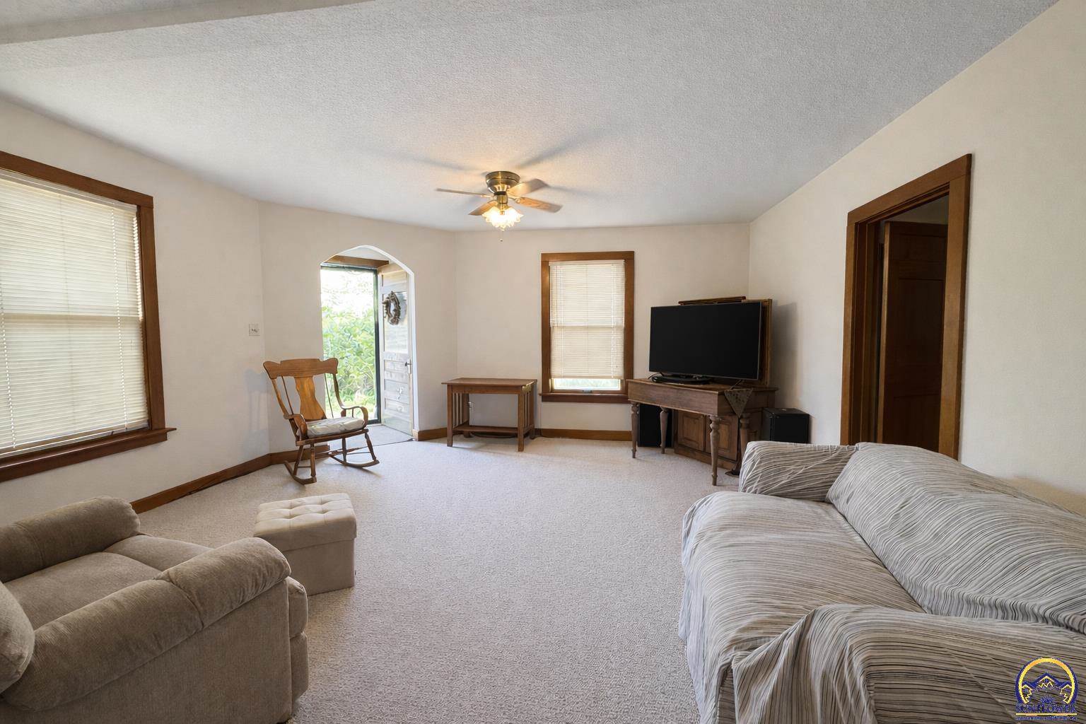 10020 SW Kingston RD, Wakarusa, KS 66546