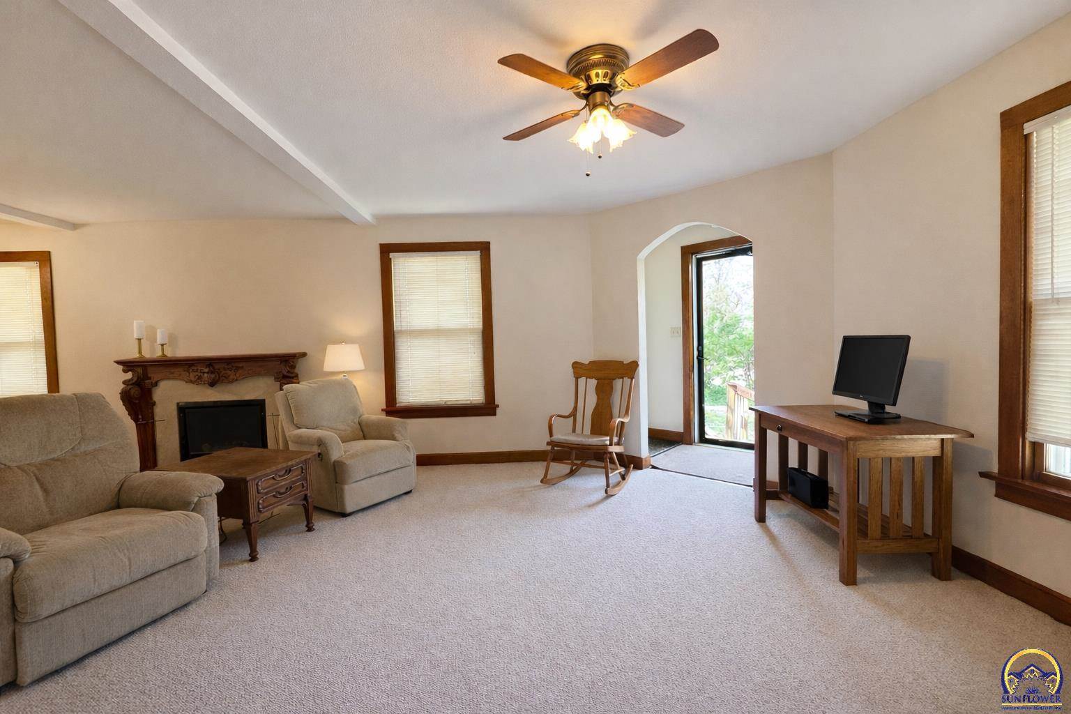 10020 SW Kingston RD, Wakarusa, KS 66546