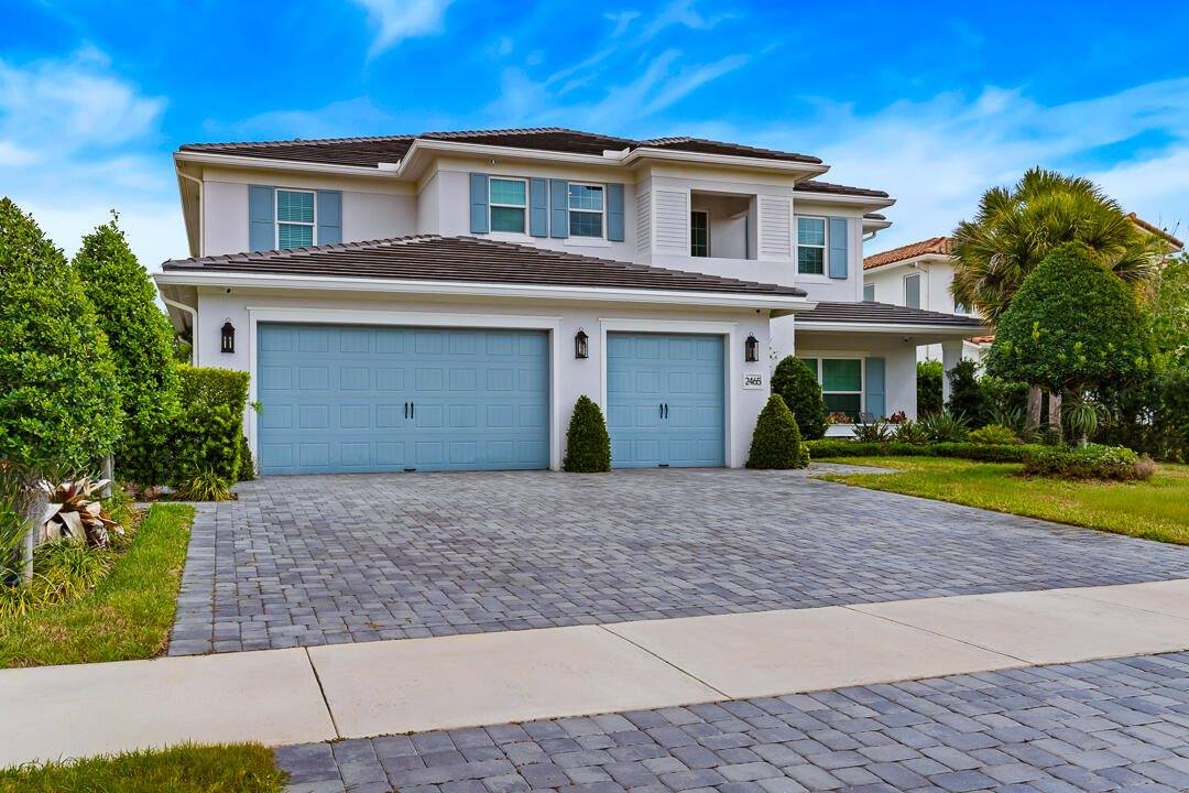 2465 NE Evinrude Circle, Jensen Beach, FL 34957