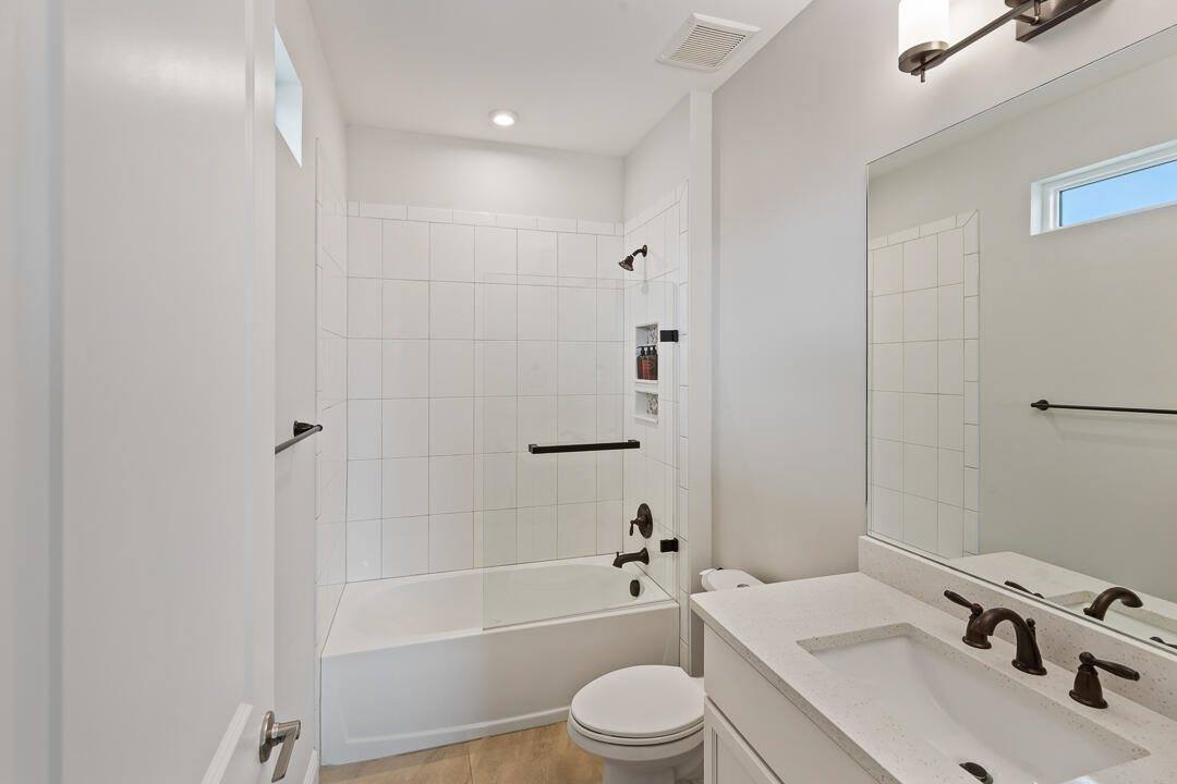 2465 NE Evinrude Circle, Jensen Beach, FL 34957