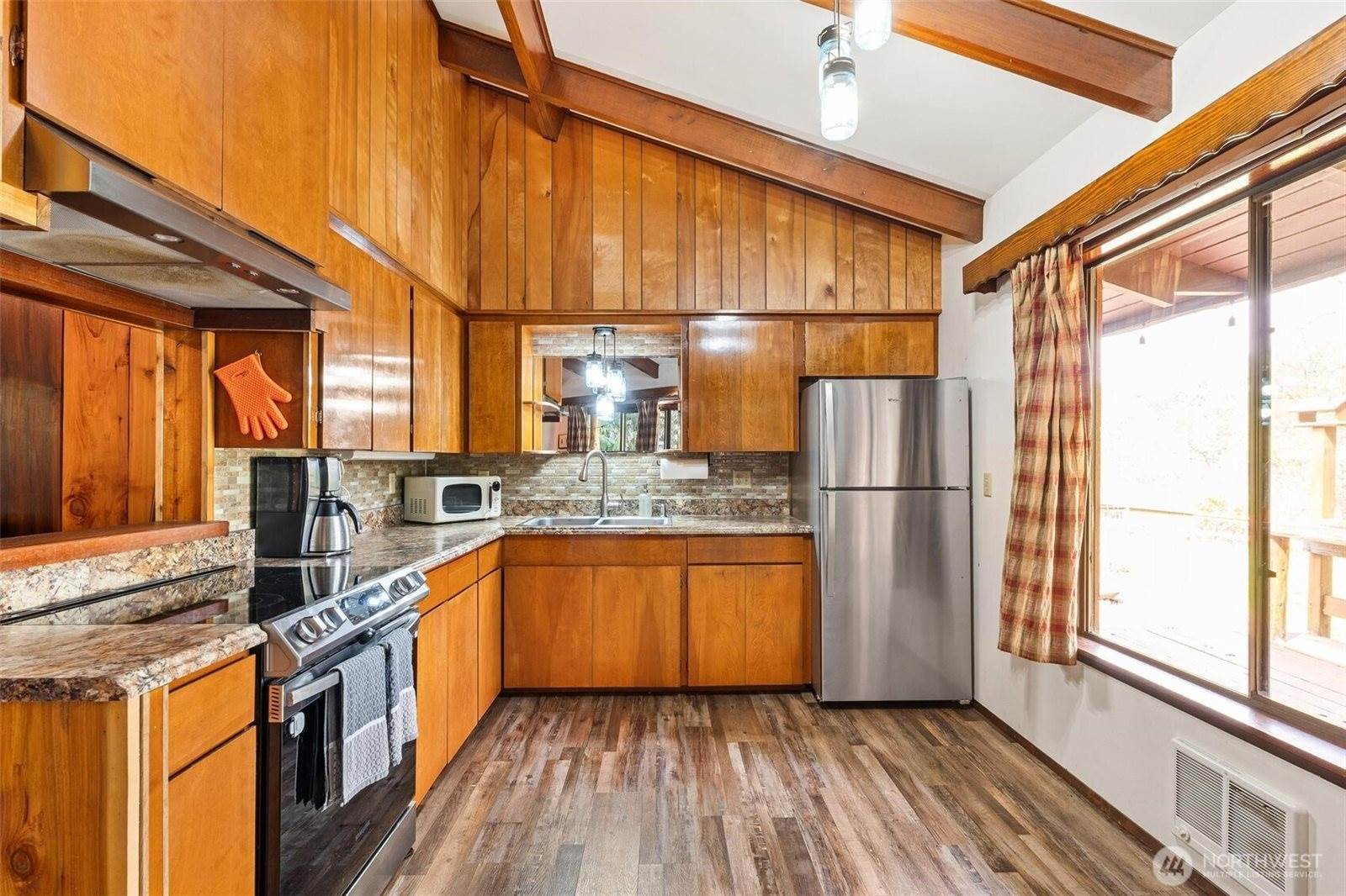 8944 West Pressentin Drive, Concrete, WA 98237