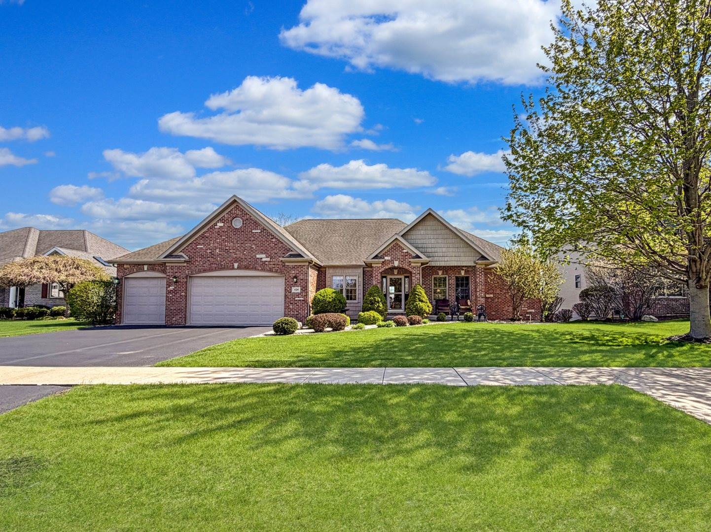 424 Billings Drive, DeKalb, IL 60115