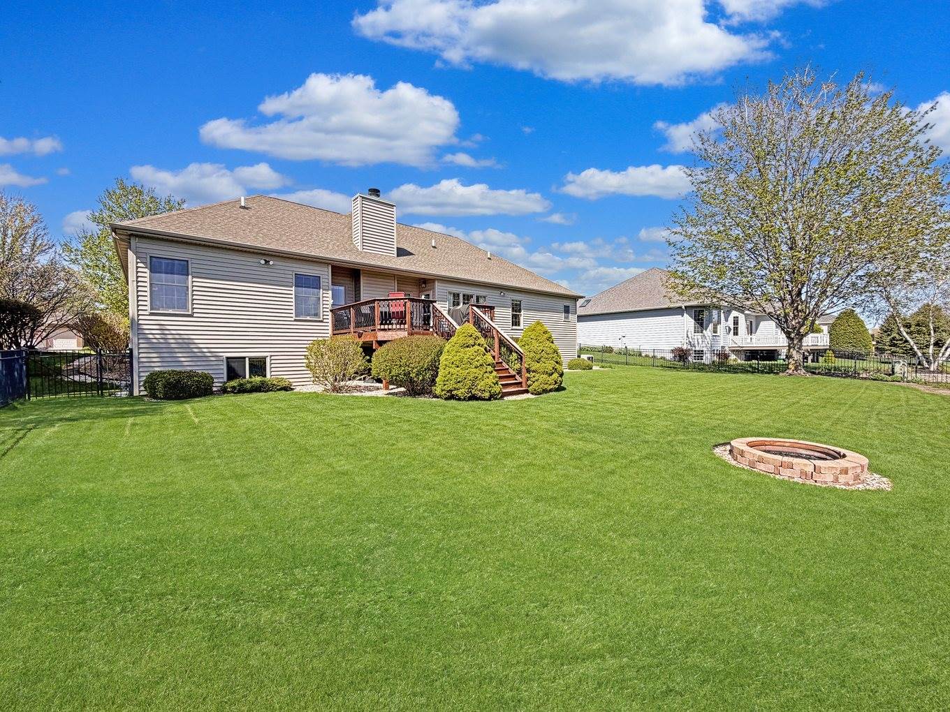 424 Billings Drive, DeKalb, IL 60115